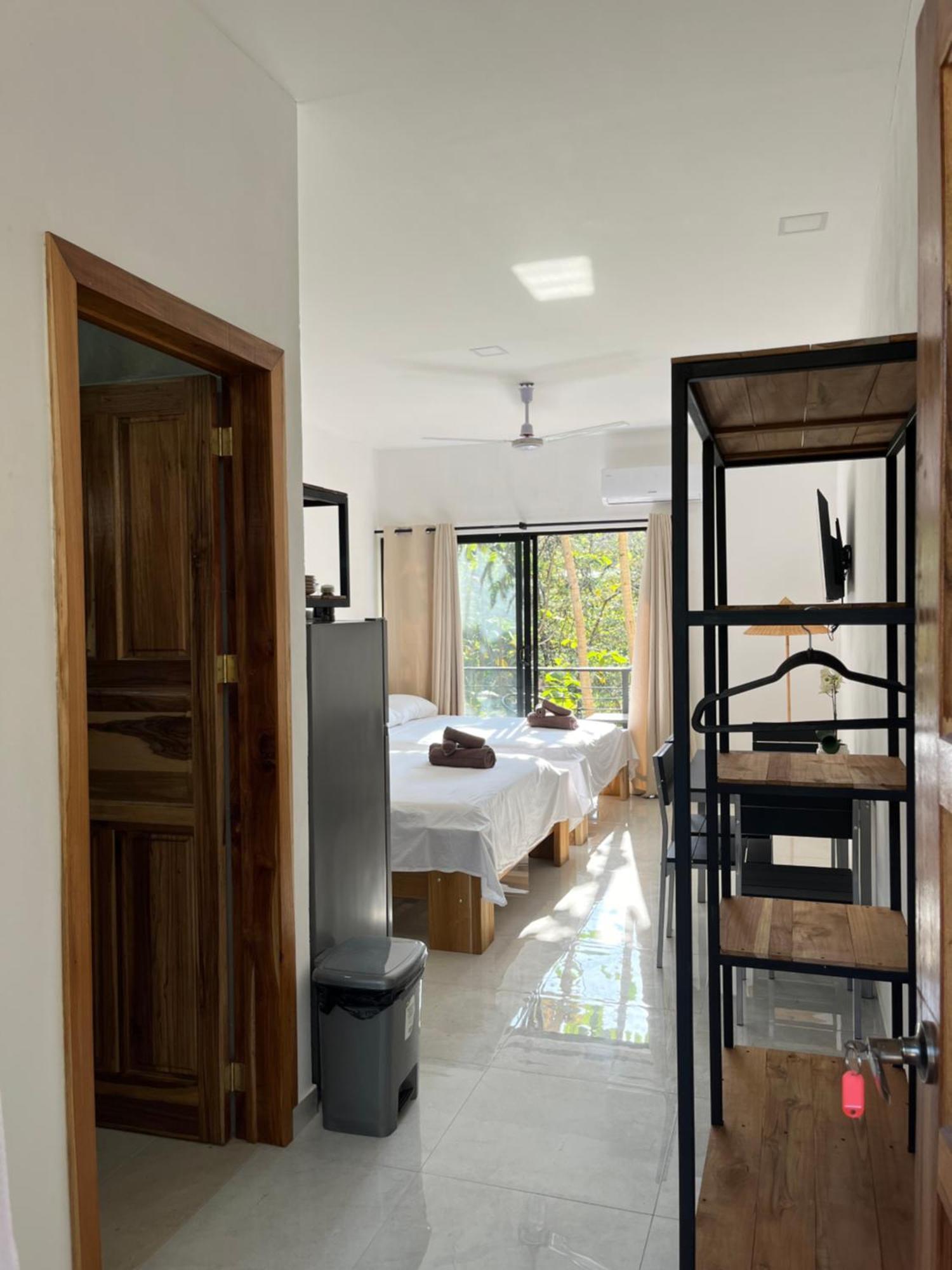 La Jungla Bed & Breakfast Puerto Carrillo Exterior photo